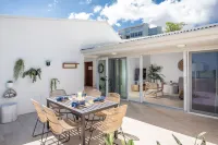 Ocean View Suite - Luxe Comfort Near Magens Bay!