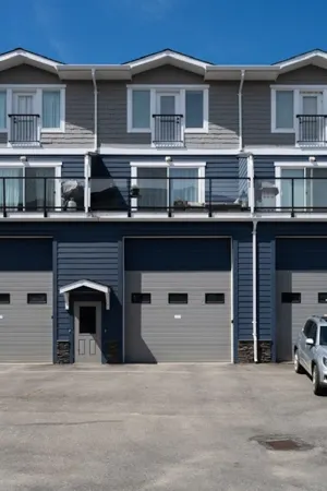 Sicamous Oasis Отели в г. Сикамаус