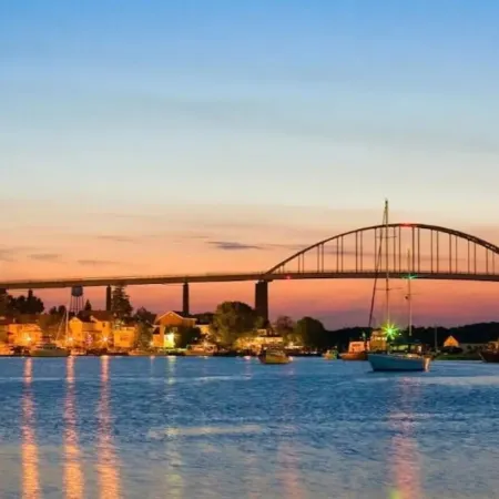 Historic Chesapeake City Stay