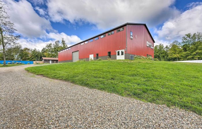 Pet-Friendly Cassoplis Cabin, Close to Parks!