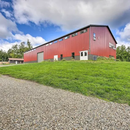 Pet-Friendly Cassoplis Cabin, Close to Parks!