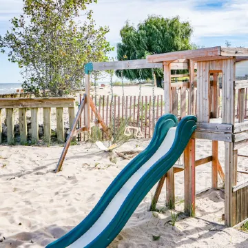 Beach Club of Oscoda - the Lakeshore Cottage