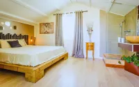 Beautiful tropical villa, private pool & jacuzzi -Close to the lagoon, village center