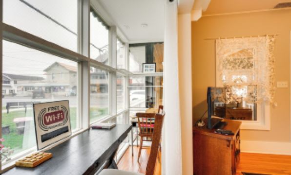 Historic Bemus Point Studio w/ Porch: Walk to Lake