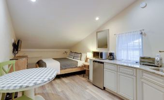 Pet-Friendly Studio Near World Equestrian Center!