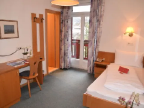 安格堡布魯蒙酒店 阿皮亞諾蘇拉斯特拉達德爾維諾酒店