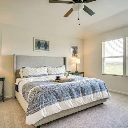 12 Mi to Avery Island: Spacious Family Home!