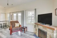 Apt w/ Lake Views - Day Trip to Virginia Tech! Hotels in Massie