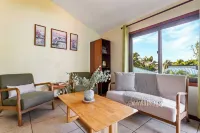 Coconut Row Boutique Hotel