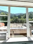 The Brooks Hotel Restaurant and Lounge - Mountain view