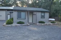 Red Moose Lodge Hotel a 