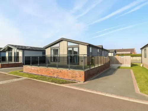 Number 43 The Poplars - Country Houses