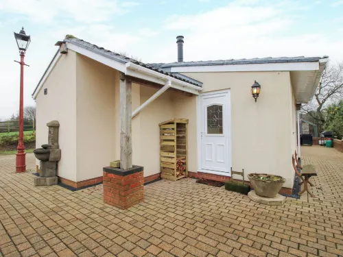 Spitfire Lodge Hotels in Market Drayton
