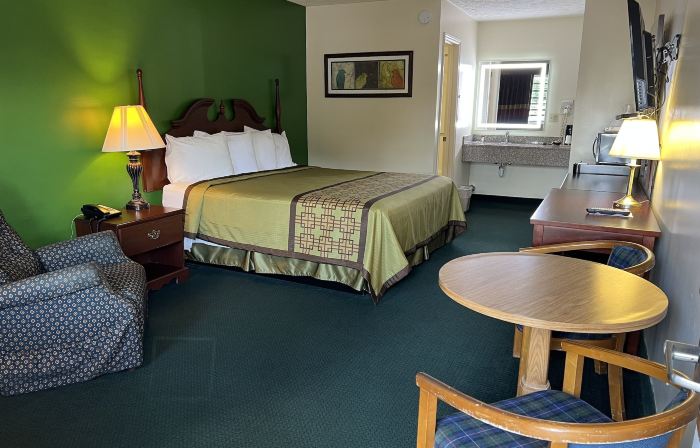 Surry Inn - Dobson