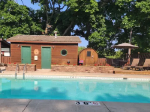 Chanticleer Guest House