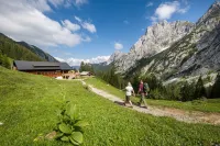Hotel Goldene Rose Hotels in Pinswang