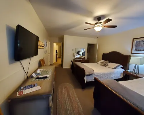 Lakewood Lodge & Restaurant Hotels in Wayne County