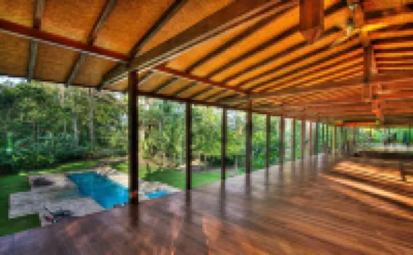 Iguana Lodge Beach Resort and Spa