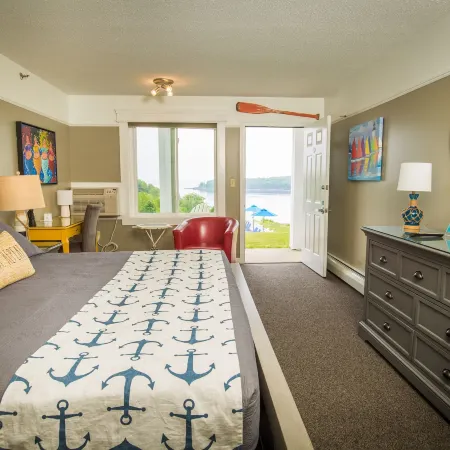 Strawberry Hill Seaside Inn