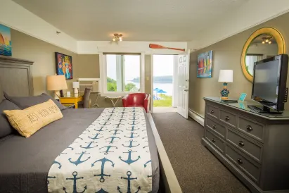 Strawberry Hill Seaside Inn