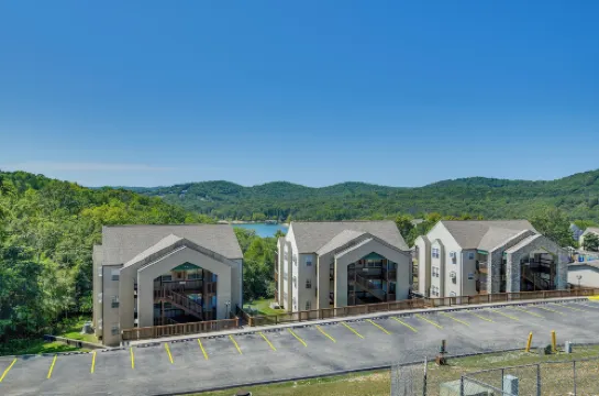 1 Mi to Silver Dollar City! Lake-View Family Haven