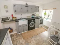 Snowdrop Cottage Hotels in Laugharne