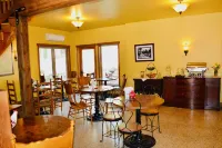 Glacier Guides Lodge