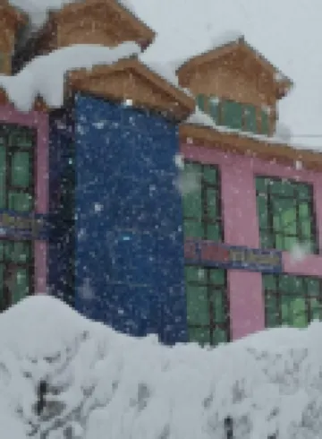 Hotel Neelgagan