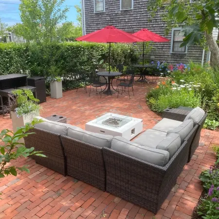 Seven Sea Street Inn
