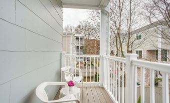 Walk to Harvard Square: Apartment in Cambridge