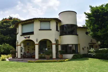 Casa Bugambilia, Un Pequeño Hotel en Tepoztlán
