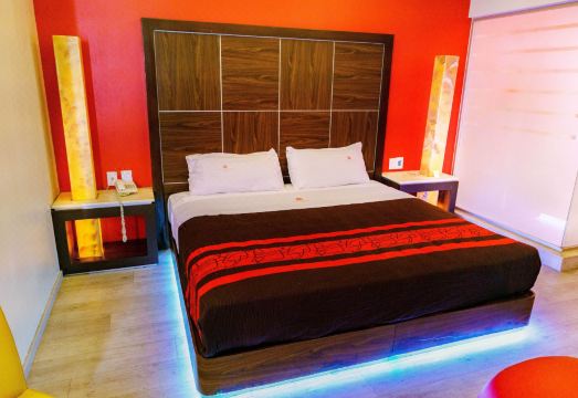 플루타르코 스위트 내부