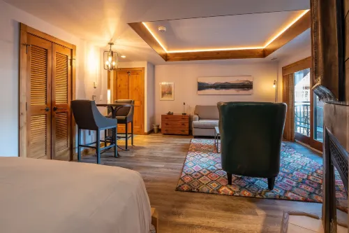 Studio Efficiency Unit with Balcony over Mountaineer Square 1 Bedroom Condo - No Cleaning Fee! Hotels in Mount Crested Butte