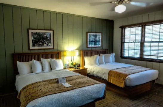 Postoak Lodge and Retreat Hotel a 