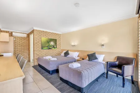 Stagecoach Inn Motel Отели в г. Тинтинулл