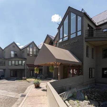 Walk to Ski, Stylish & Bright! Ground Floor, Hot Tub, Pool 1 Bedroom Condo by RedAwning