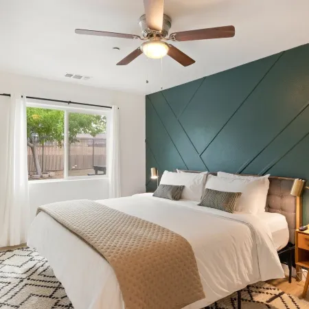 Alana House - Pool, Hot Tub, BBQ, Fire Pit + Walk to Hikes! 4 Bedroom Home by RedAwning
