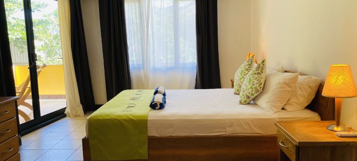 Pied Dans L’Eau Holiday Apartments Hotels in Anse Royale