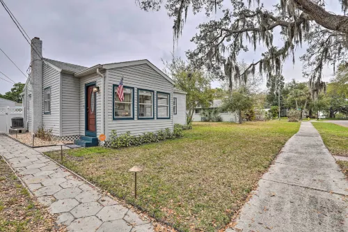 Tampa Bay Area Cottage w/ Gas Grill and Fire Pit! - 3-Star