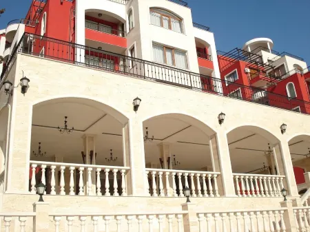 New luxury apartment directly on the private sandy beach in 4 star aparthotel Отели в г. Несебыр