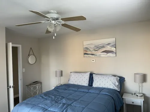 Adorable 2 Bdrm Vacation Rental Located On Canal Hotels in Algonac