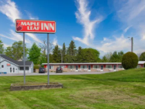 Maple Leaf Inn Hotels in Bruce County