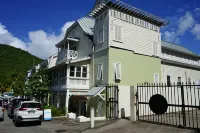 Divine & Spacious Marina Village 2 Bedroom Condo Close to Waterfront Hotels in 