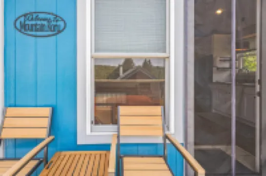 Mountain Koru Near Trails & Town 2 Bedroom Cabin