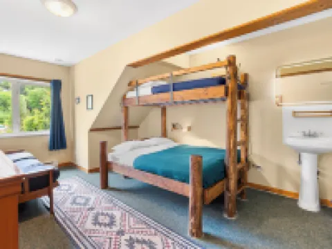 Squamish Adventure Inn Hotels in Squamish