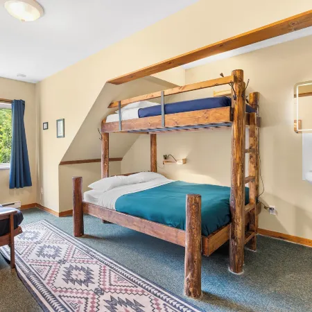 Squamish Adventure Inn