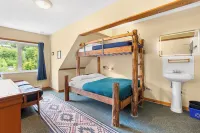 Squamish Adventure Inn Hotels in Squamish