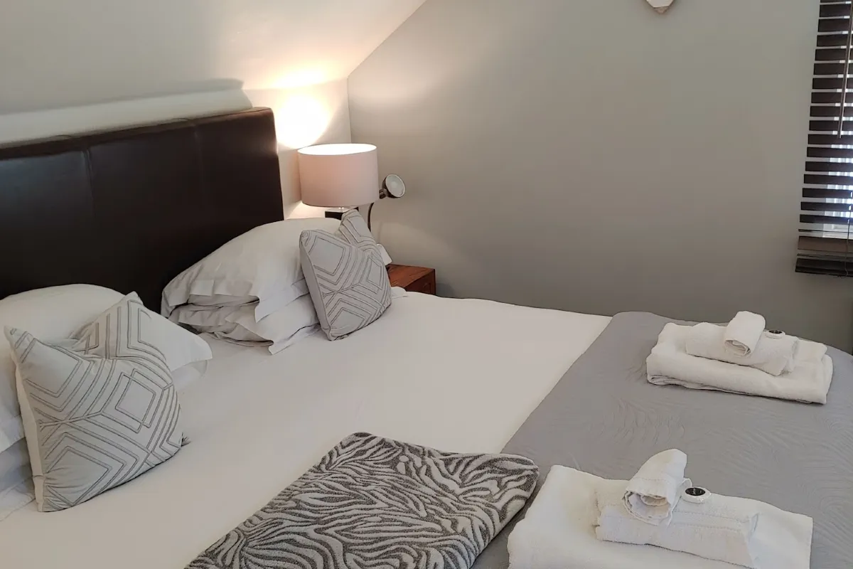 The Bath House Apartments - Free 1st Breakfast - Free Parking