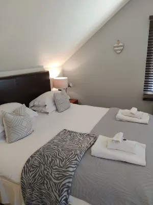 The Bath House Apartments - Free 1st Breakfast - Free Parking - homestay