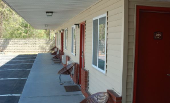 Blue Sky Inn Glens Falls-Saratoga-Lake George